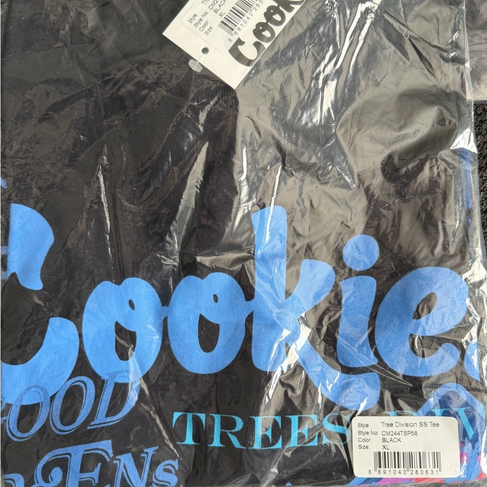 Cookies 🍪 XL 5 Tshirt bundle $250 retail value - Picture 2 of 12